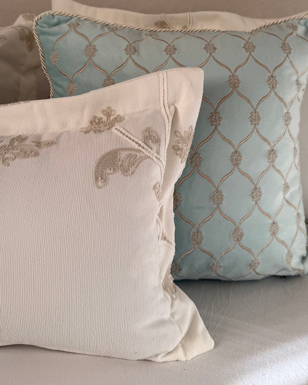 Couvre lit "Venesia" Taupe en piqué royal