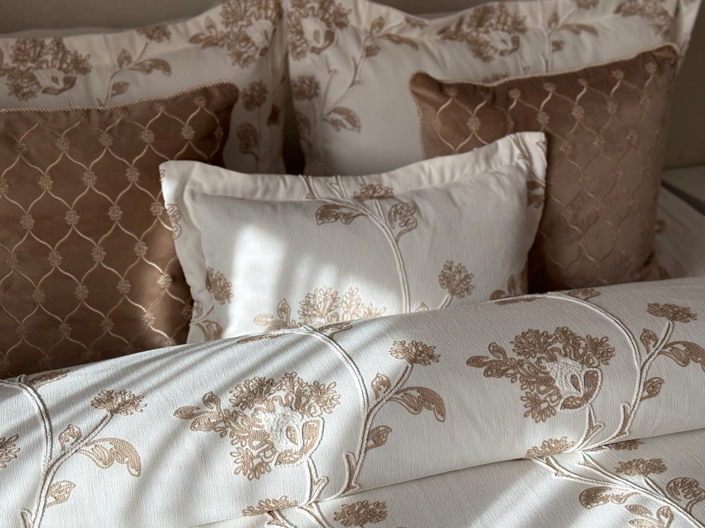 Couvre lit "Venesia" en piqué royal (marron)