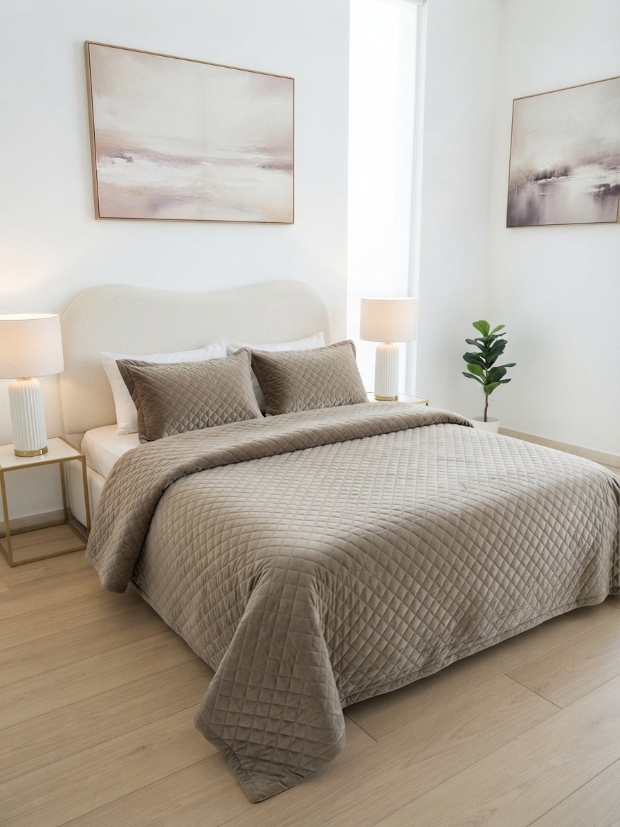 Couvre lit matelassé en velours (MARRON)
