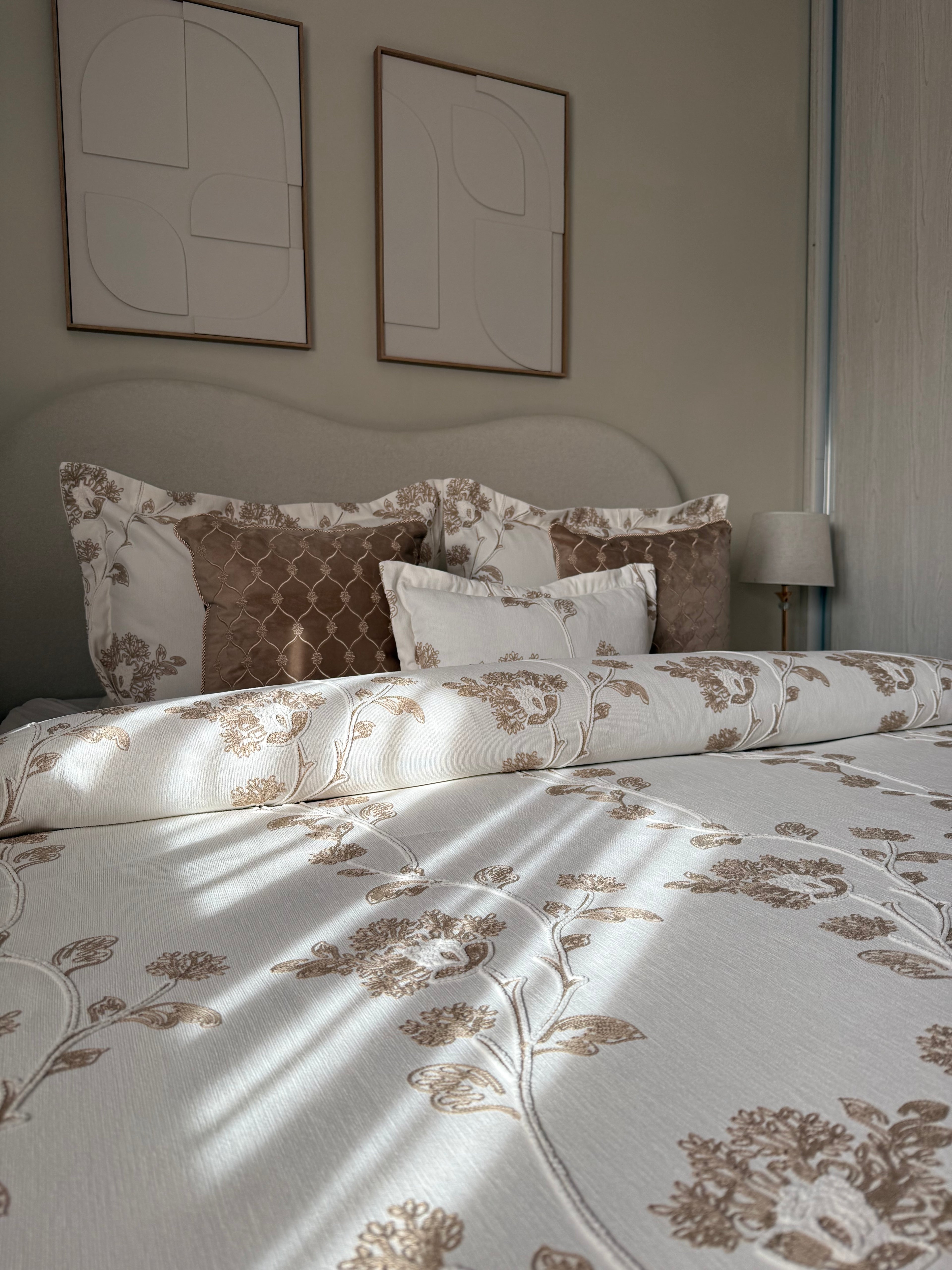 Couvre lit "Venesia" en piqué royal (marron)