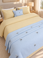 Plaid brodé BLEU + 1 housse de coussin