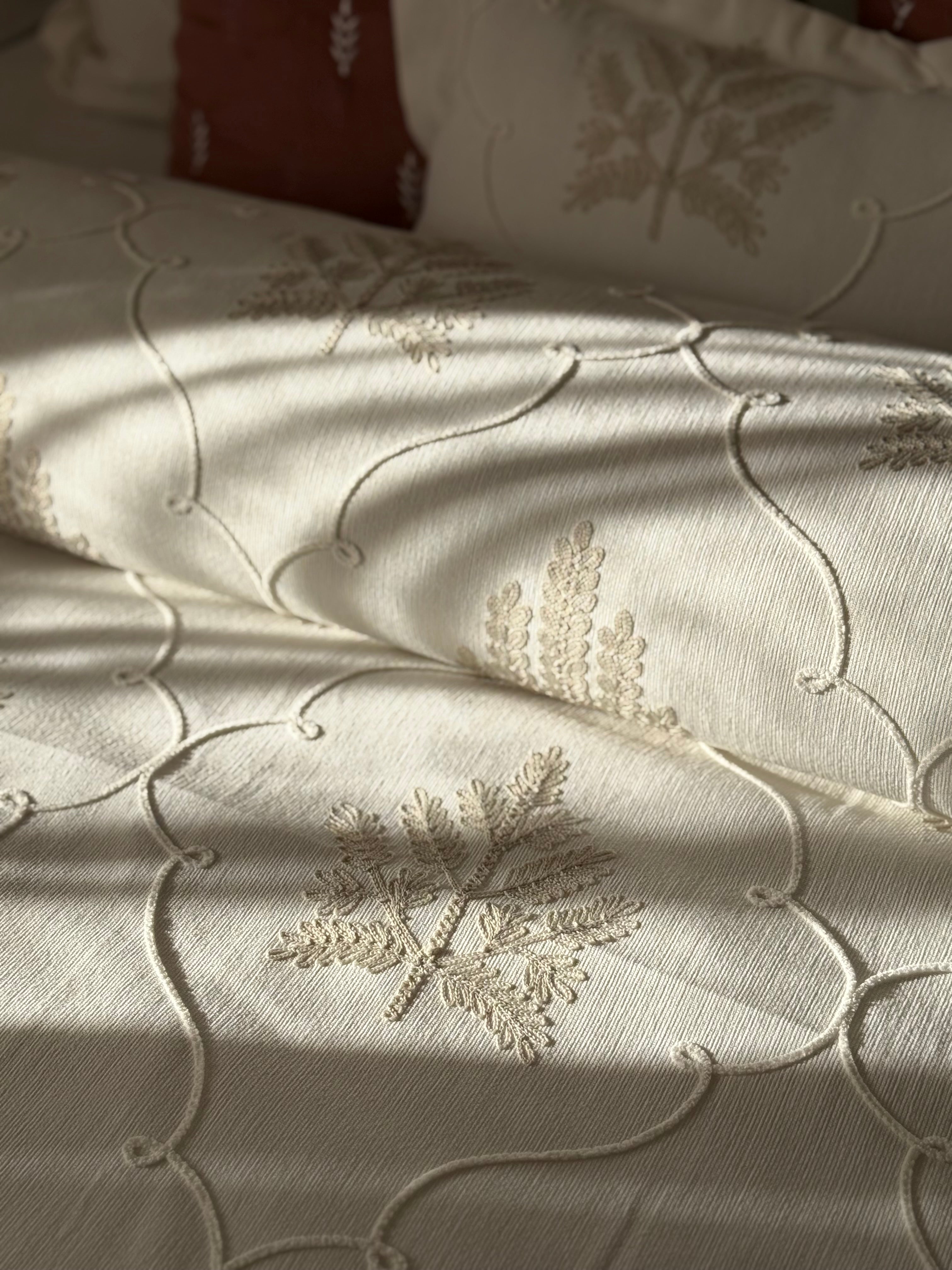 Couvre lit « Florence » en piqué royal (Taupe)