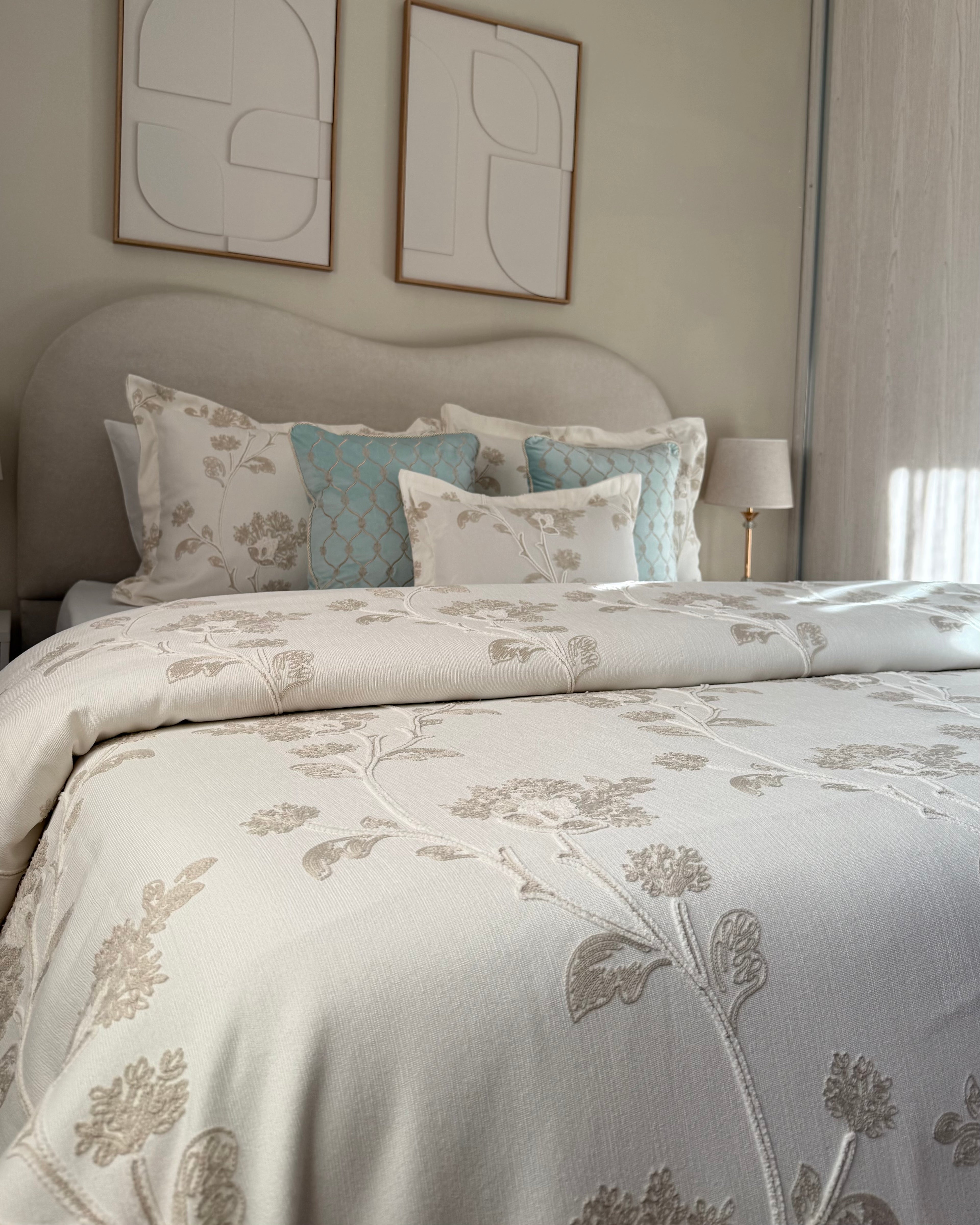 Couvre lit "Venesia" Taupe en piqué royal