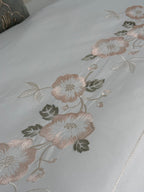Parure brodée en DRAP PLAT 002
