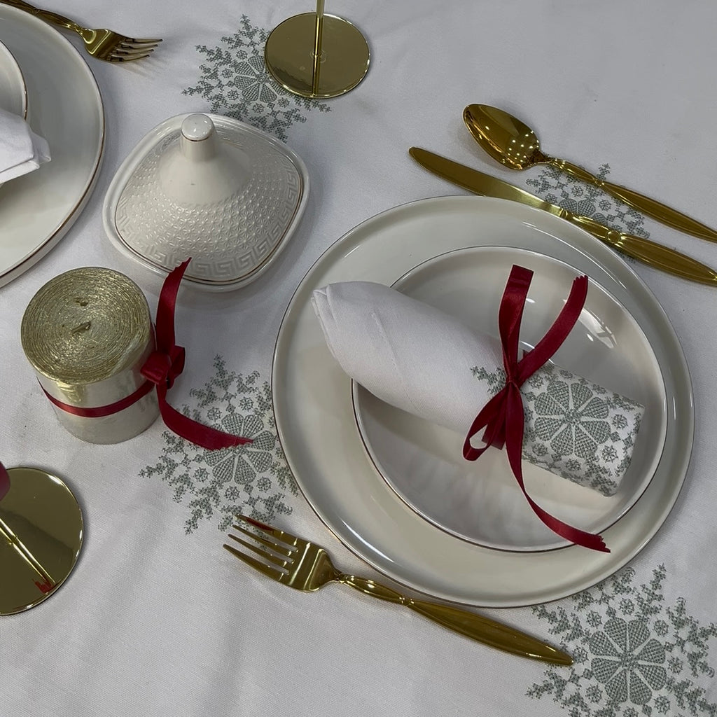 Nappe "Layali" brodée (Vert sauge)